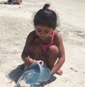 Meet your Posher, Damaris